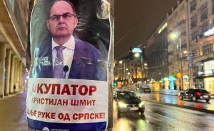 Beograd izlijepljen plakatima Schmidta: 'Dalje ruke od RS'